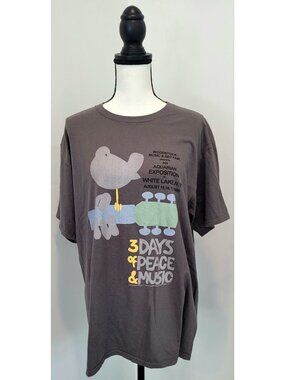 Woodstock 3 Days of Peace and Music Short Sleeve Crewneck T-Shirt  Size L